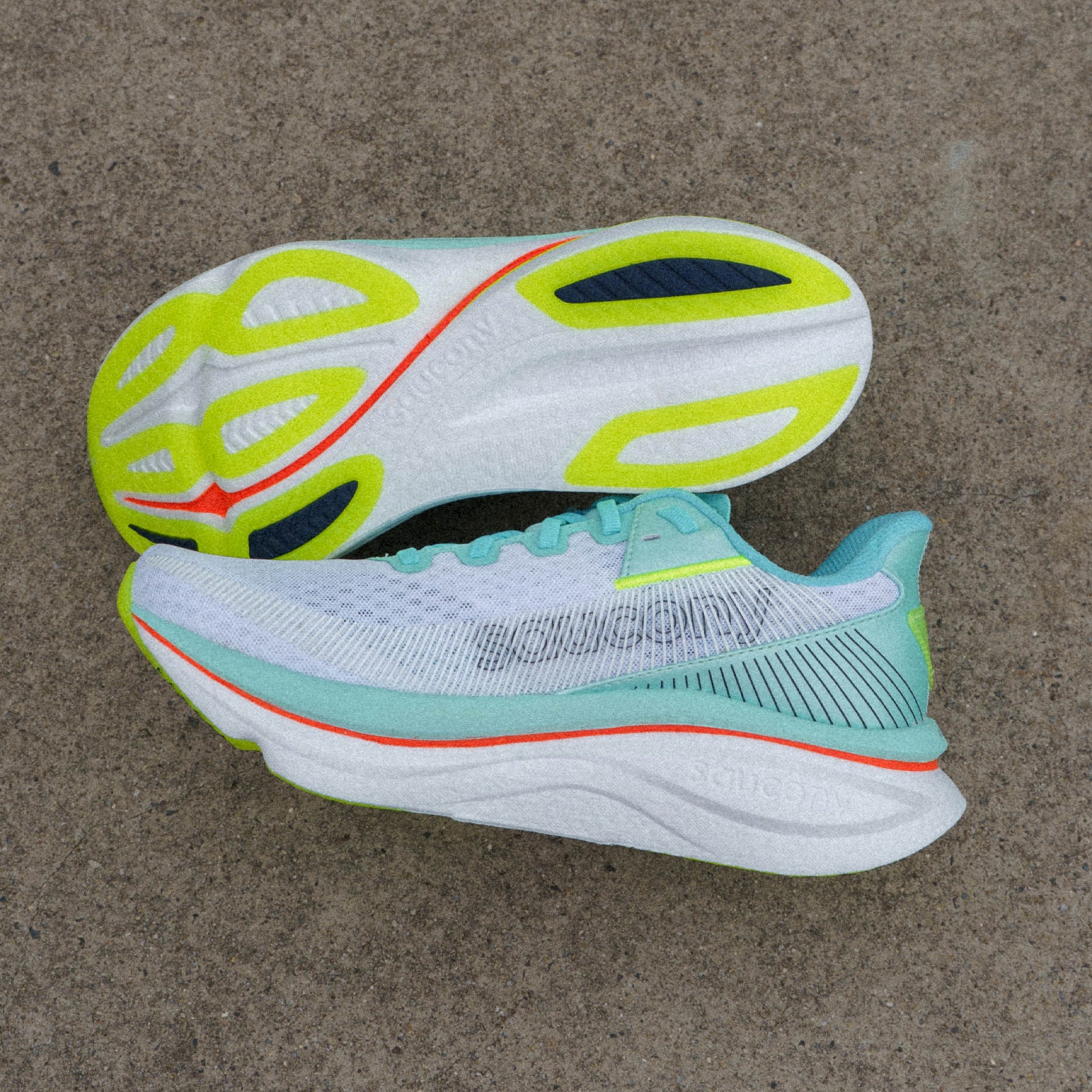 Womens Saucony Endorphin Azura