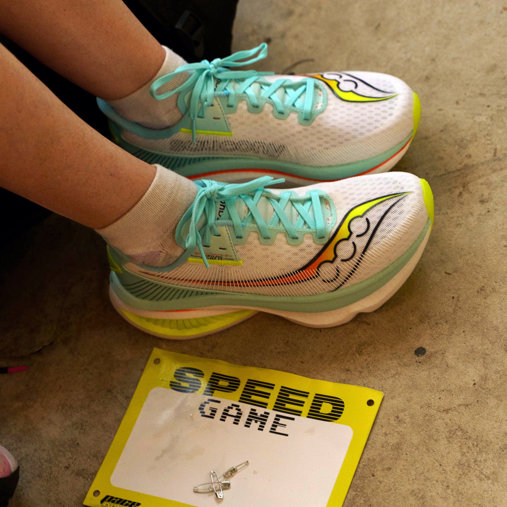 Womens Saucony Endorphin Azura