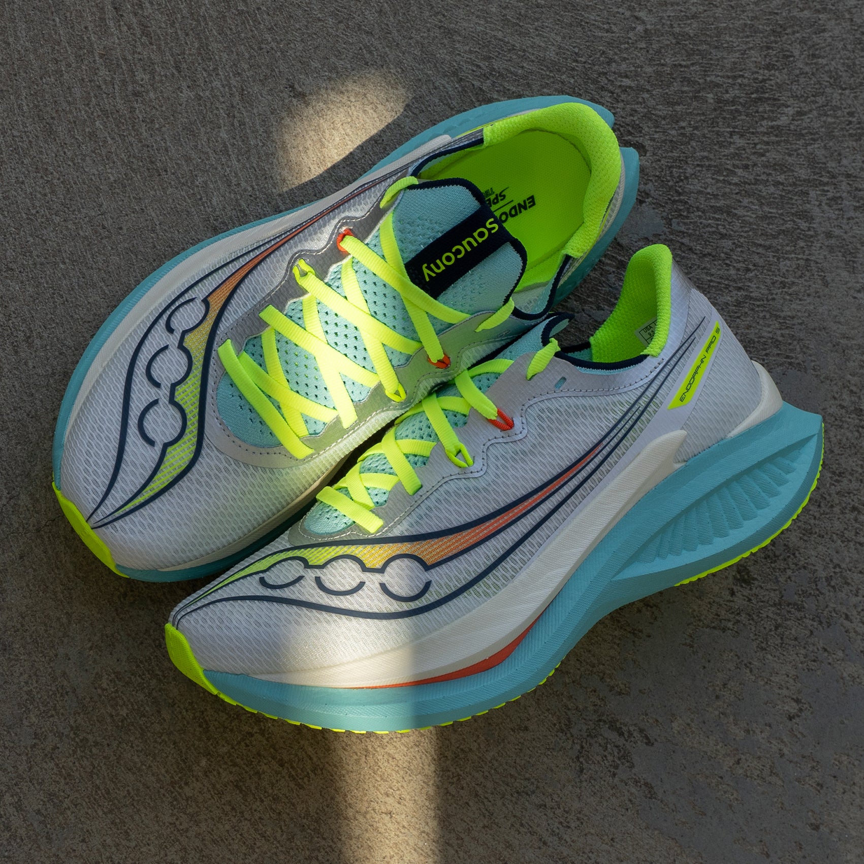 Womens Saucony Endorphin Pro 5