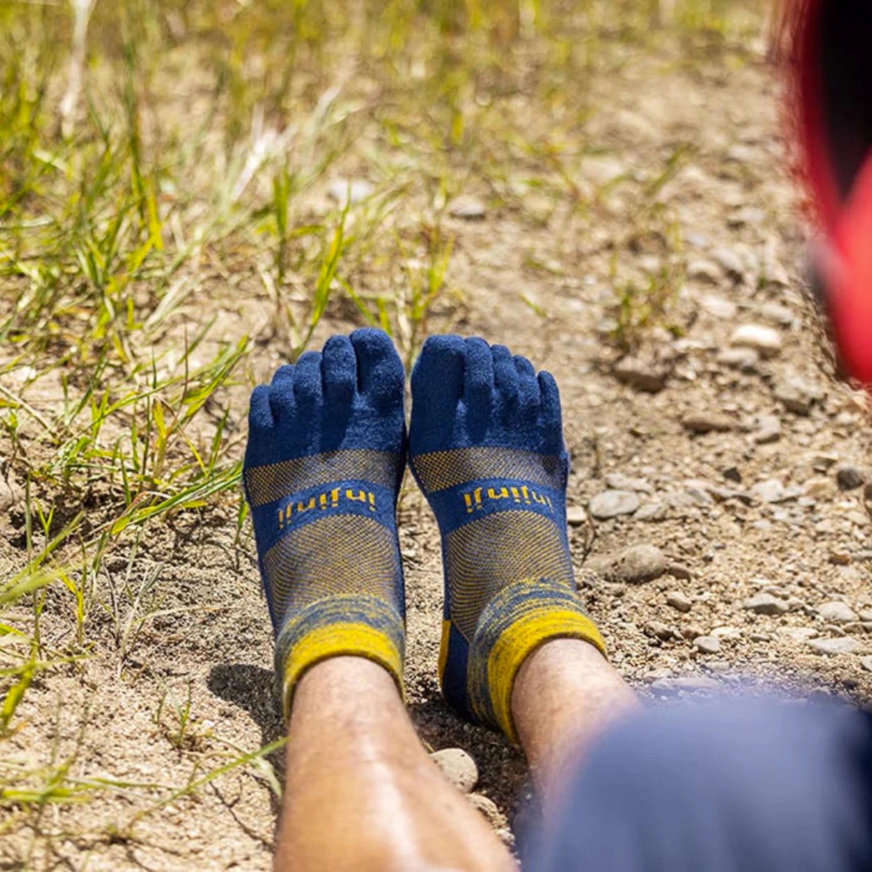 Unisex Injinji Trail Midweight Mini-Crew Socks