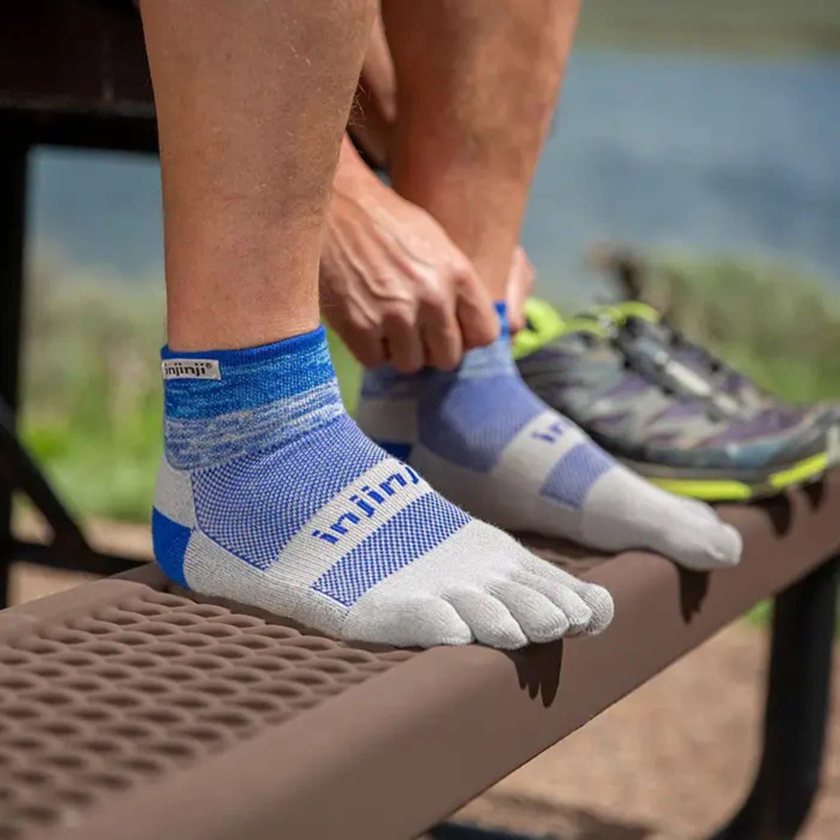 Unisex Injinji Trail Midweight Mini-Crew Socks