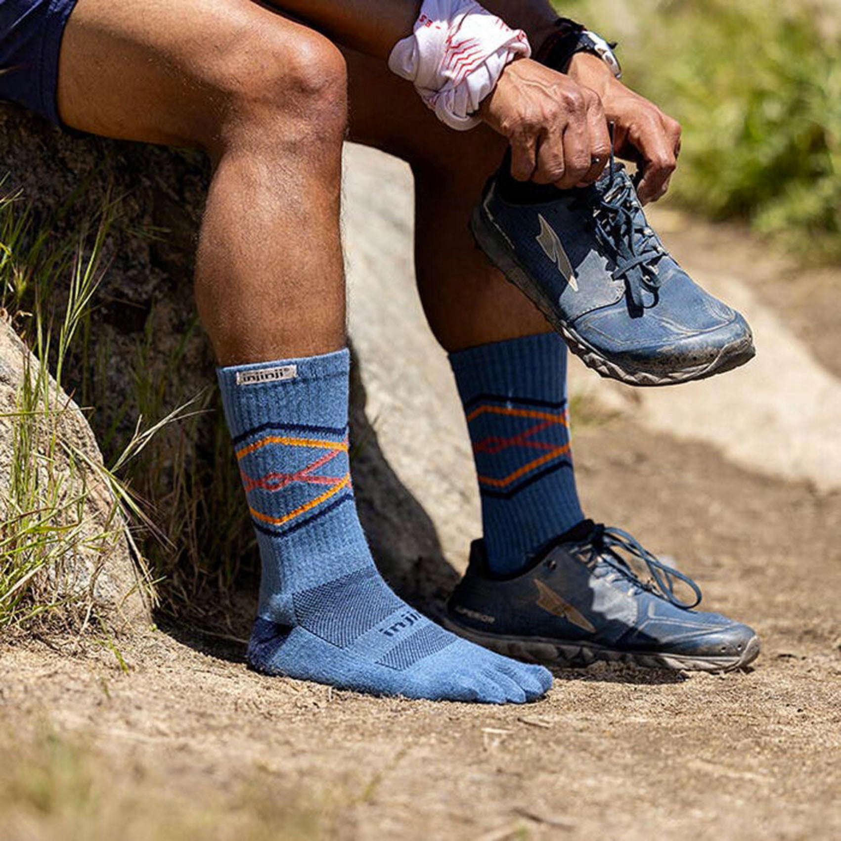 Unisex Injinji Trail Midweight Crew Toe Socks