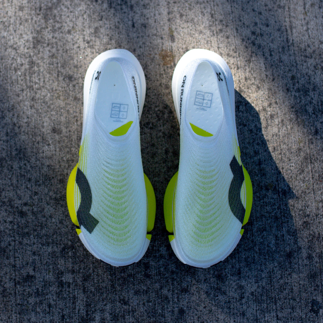 Unisex On Running LightSpray Cloudboom Strike 2