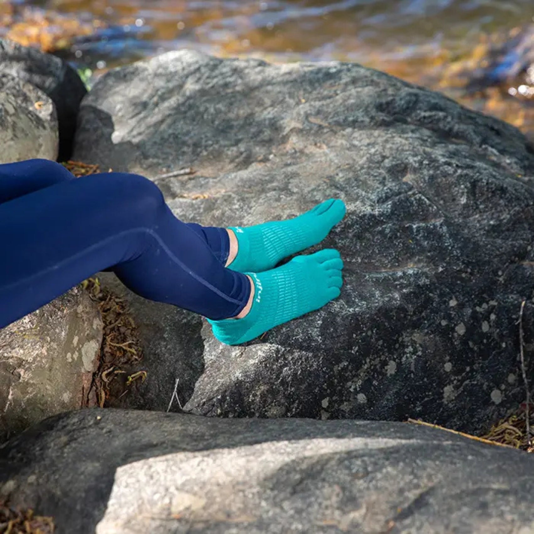 Womens Injinji Run Lightweight No-Show Socks