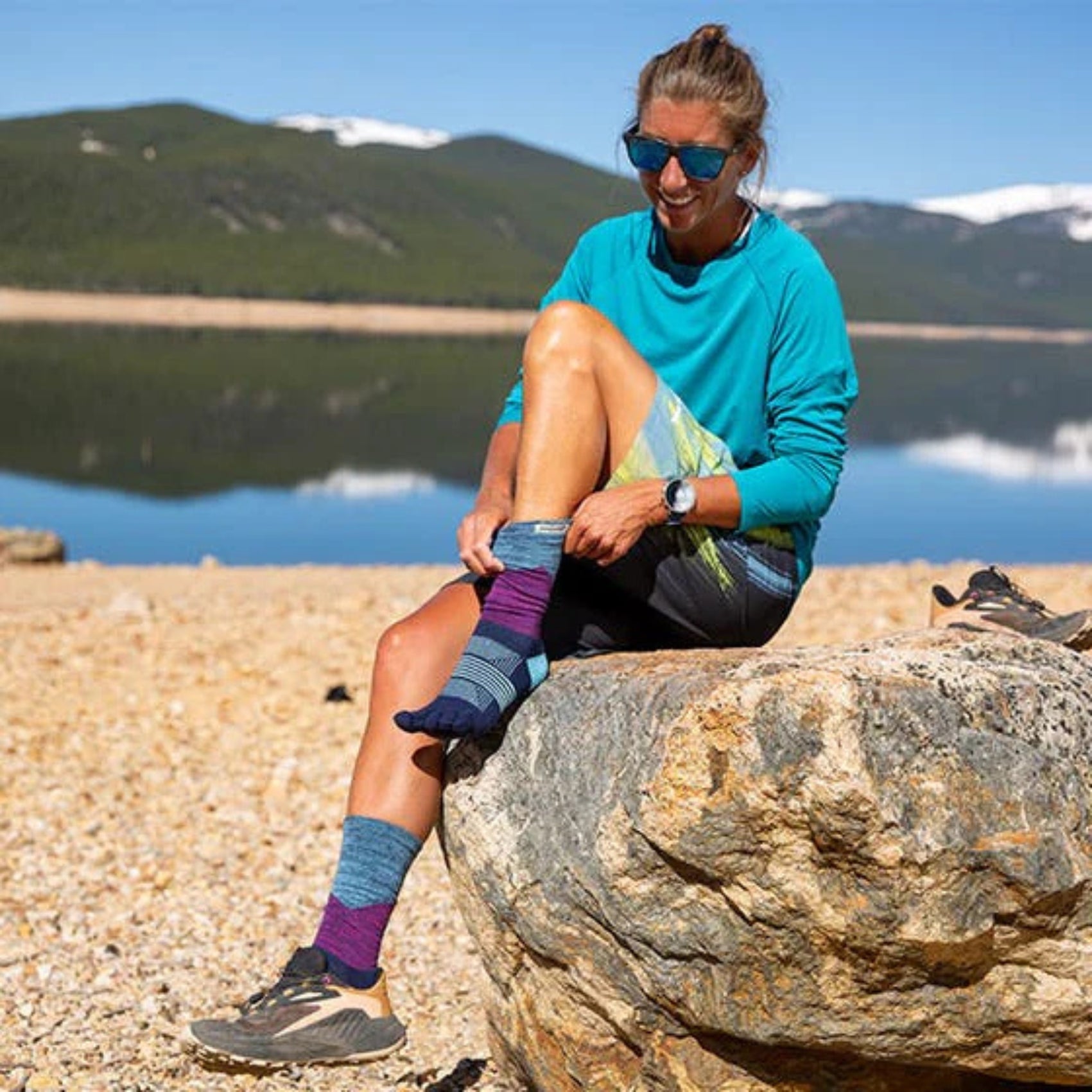 Womens Injinji Trail Midweight Crew Socks