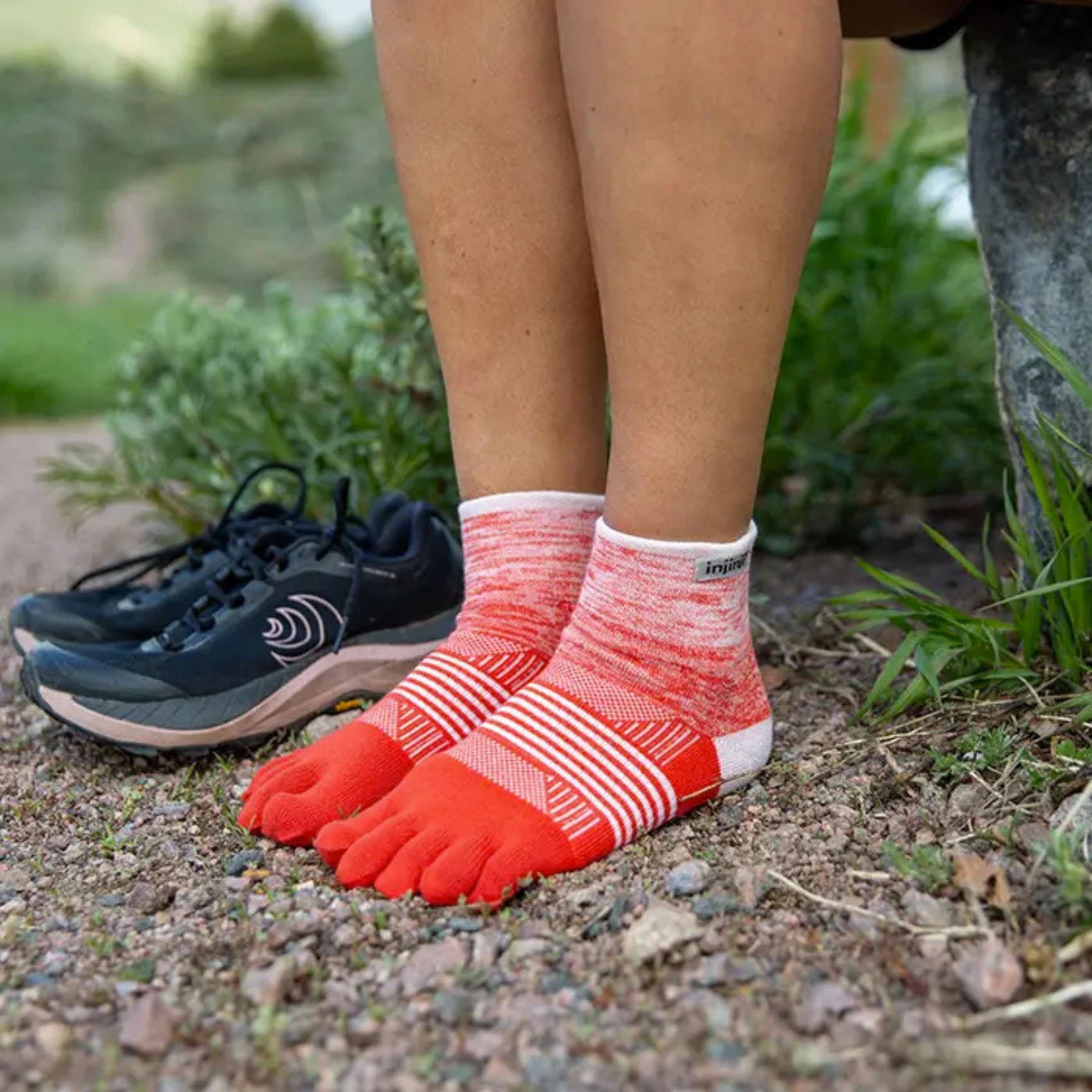 Womens Injinji Trail Midweight Mini-Crew Socks