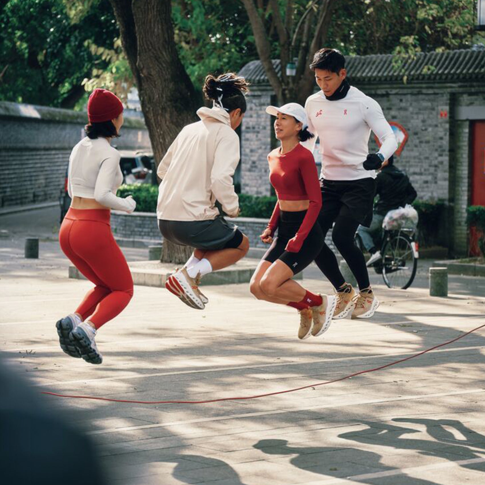Womens On Running Train Long Sleeve Crop