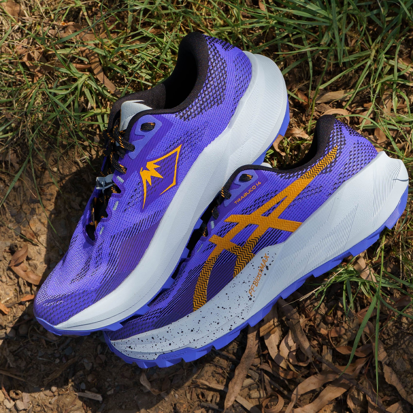 Mens ASICS Trabuco 14