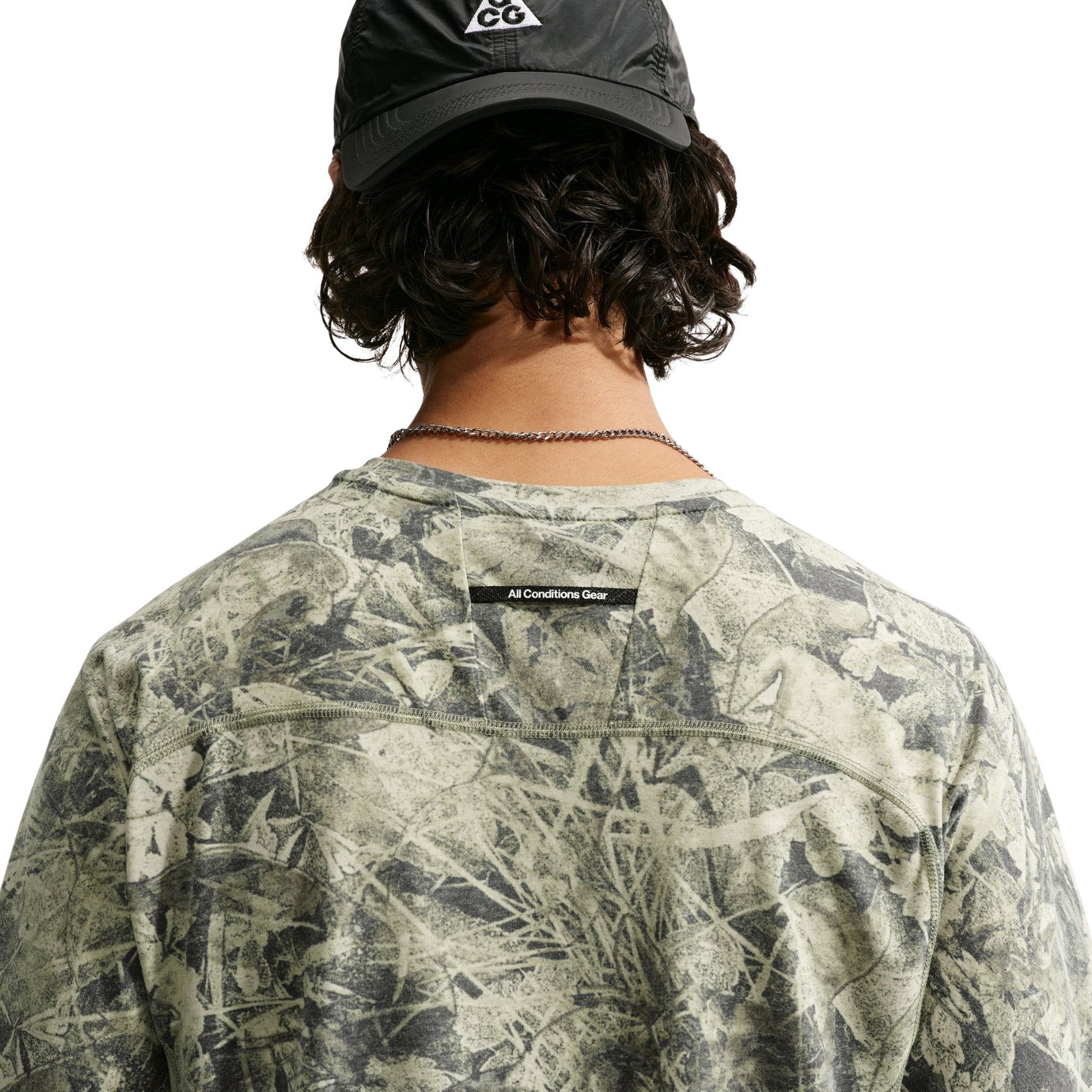 Mens Nike ACG Dri-FIT ADV Solar Chase Short-Sleeve Top Chamo Camo