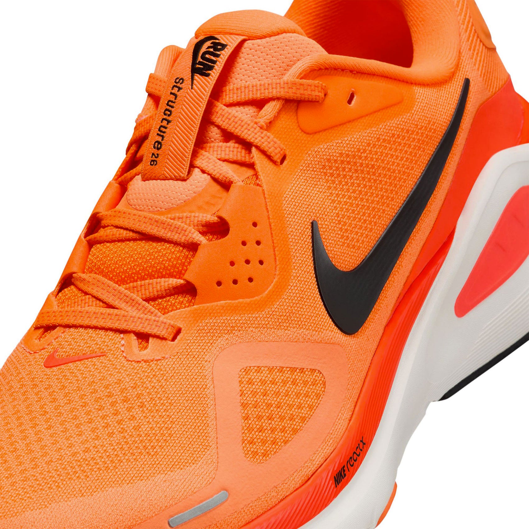Mens Nike Structure 26