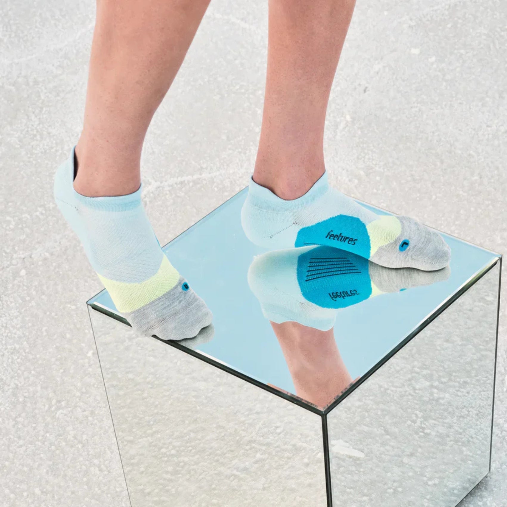 Unisex Feetures Elite Light Cushion No-Show Tab Socks