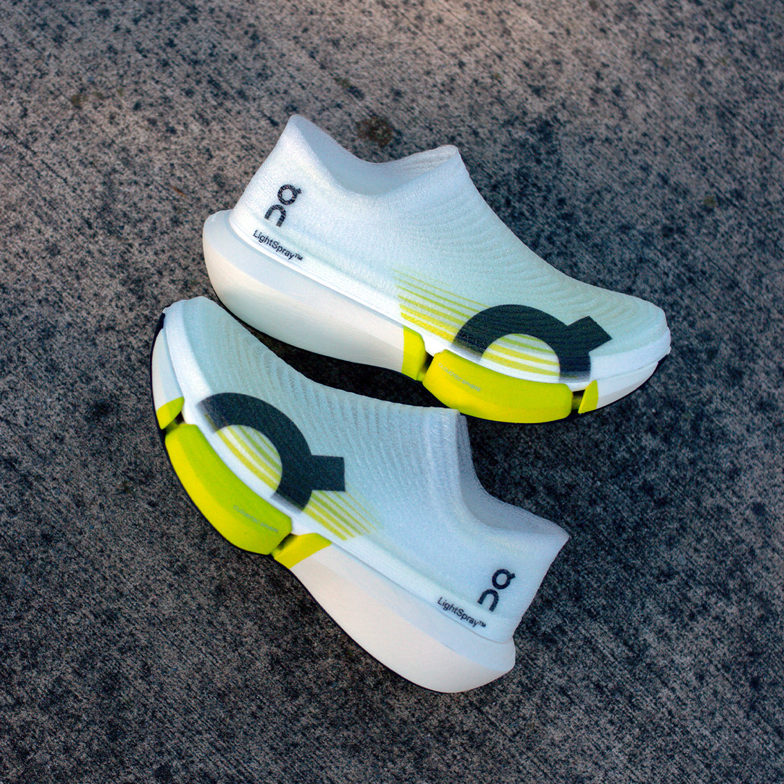 Unisex On Running LightSpray Cloudboom Strike 2