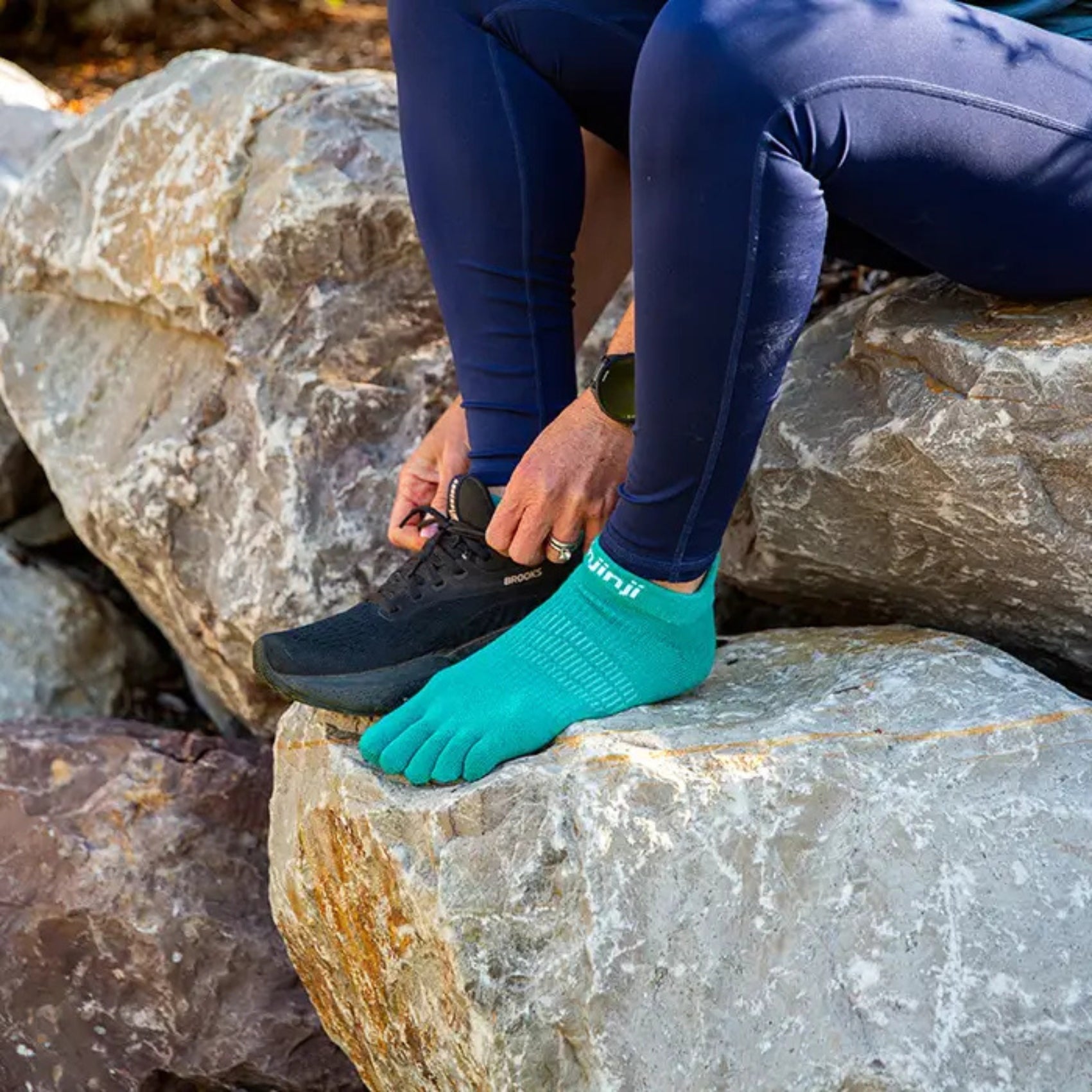 Womens Injinji Run Lightweight No-Show Socks