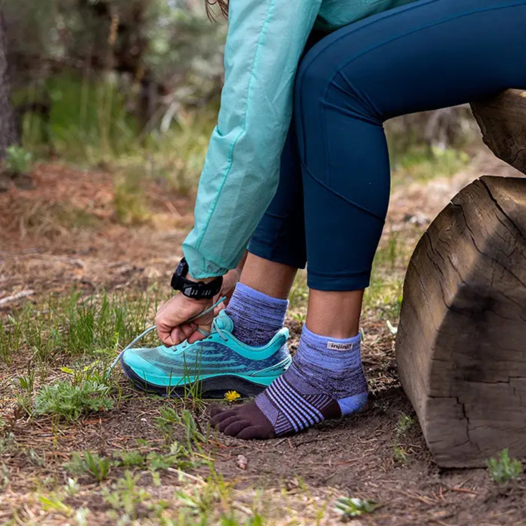 Womens Injinji Trail Midweight Mini-Crew Socks