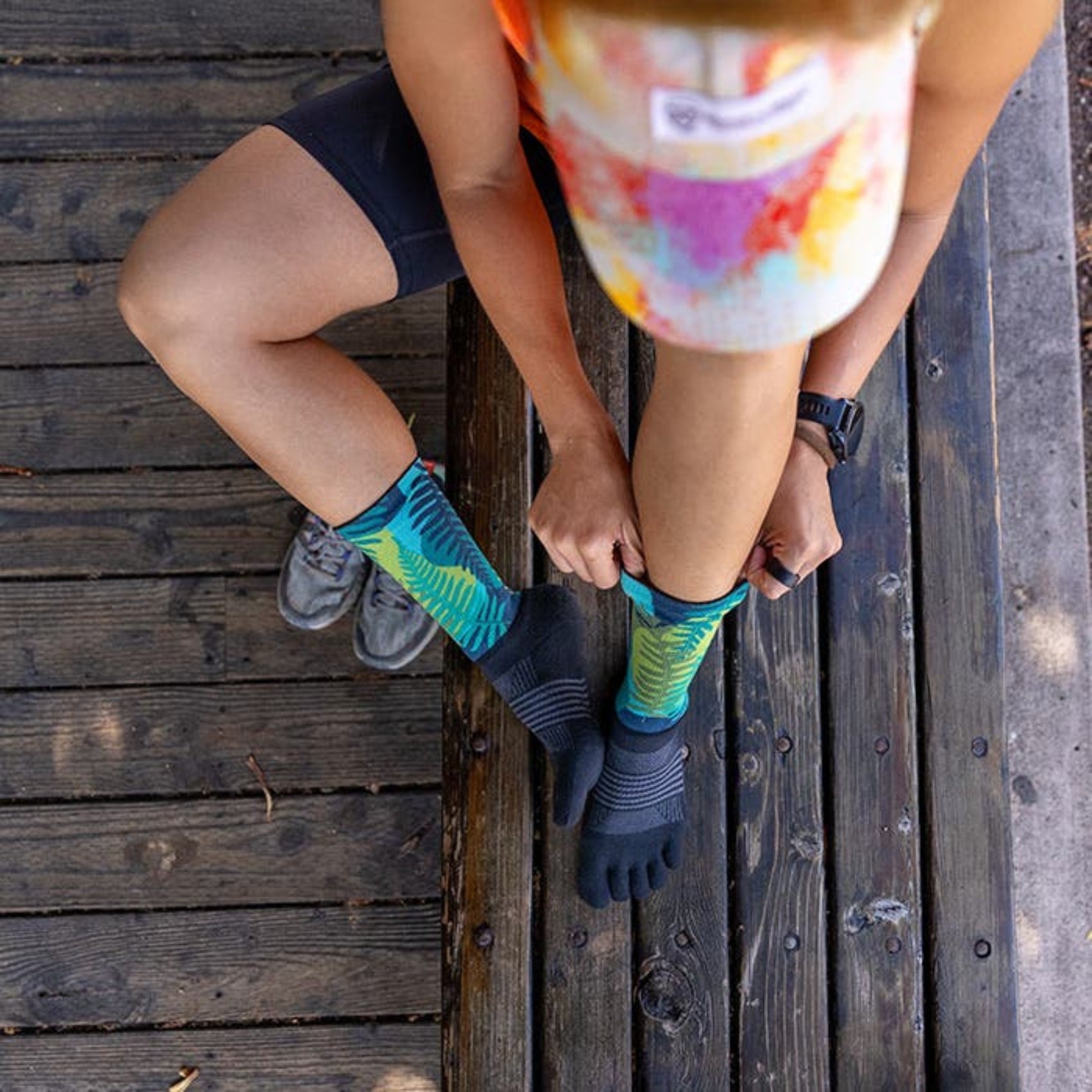 Womens Injinji Trail Spectrum Midweight Crew Socks