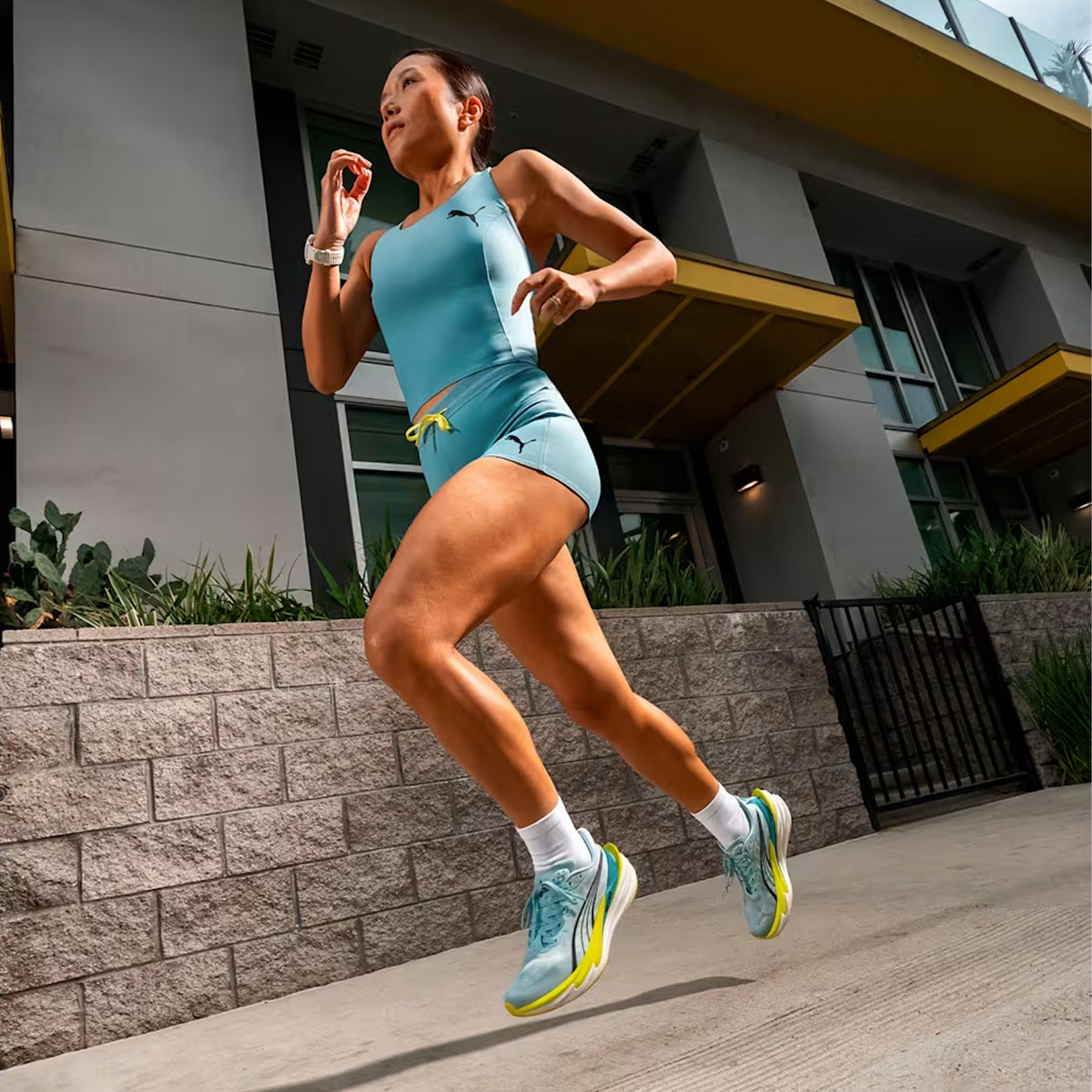 Womens PUMA Deviate Nitro 4