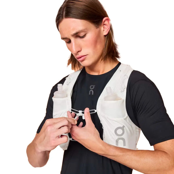 Unisex On Running Ultra Vest 10L: hydration pack for trail running