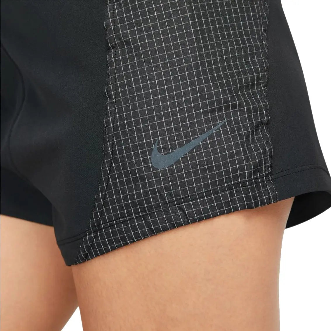 Womens Nike Dri-Fit Run Division Tempo Luxe Short - Black